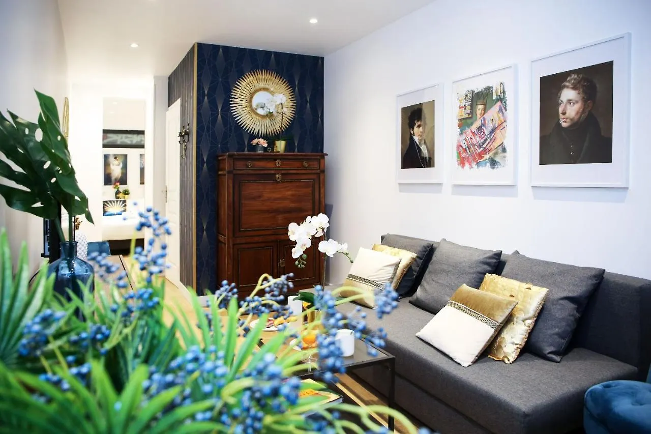 Big Studio Close To Montorgeuil Local Commercial Apartment Paris